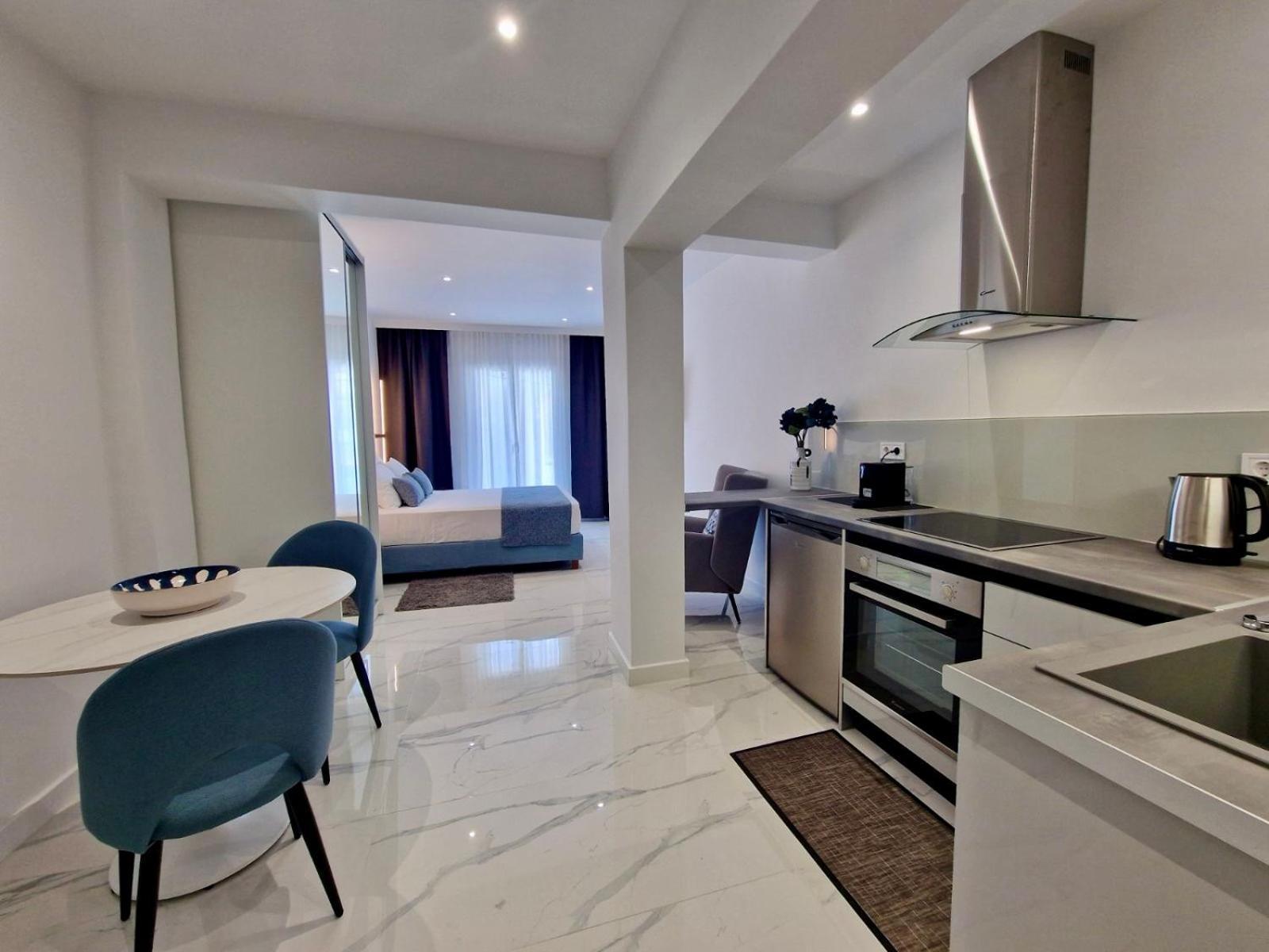 Kassiopi Piazza Suites Bagian luar foto