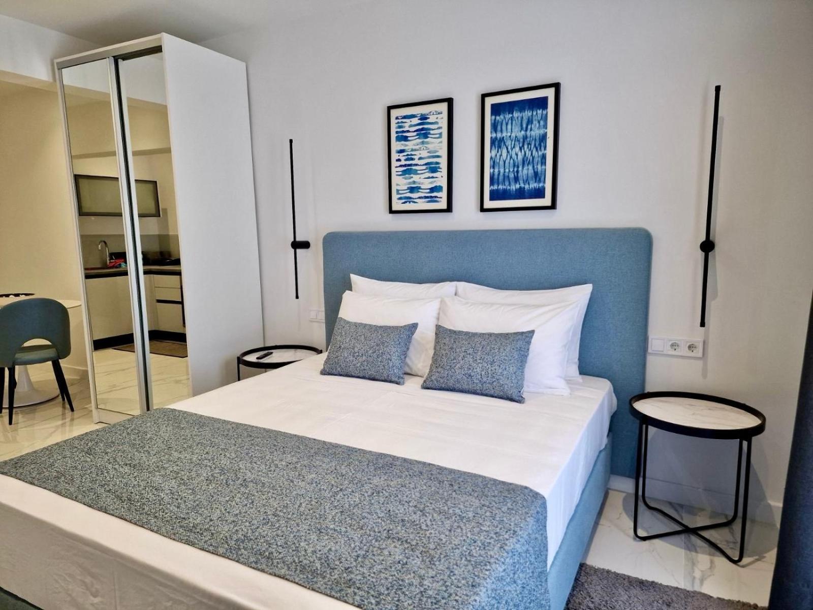 Kassiopi Piazza Suites Bagian luar foto