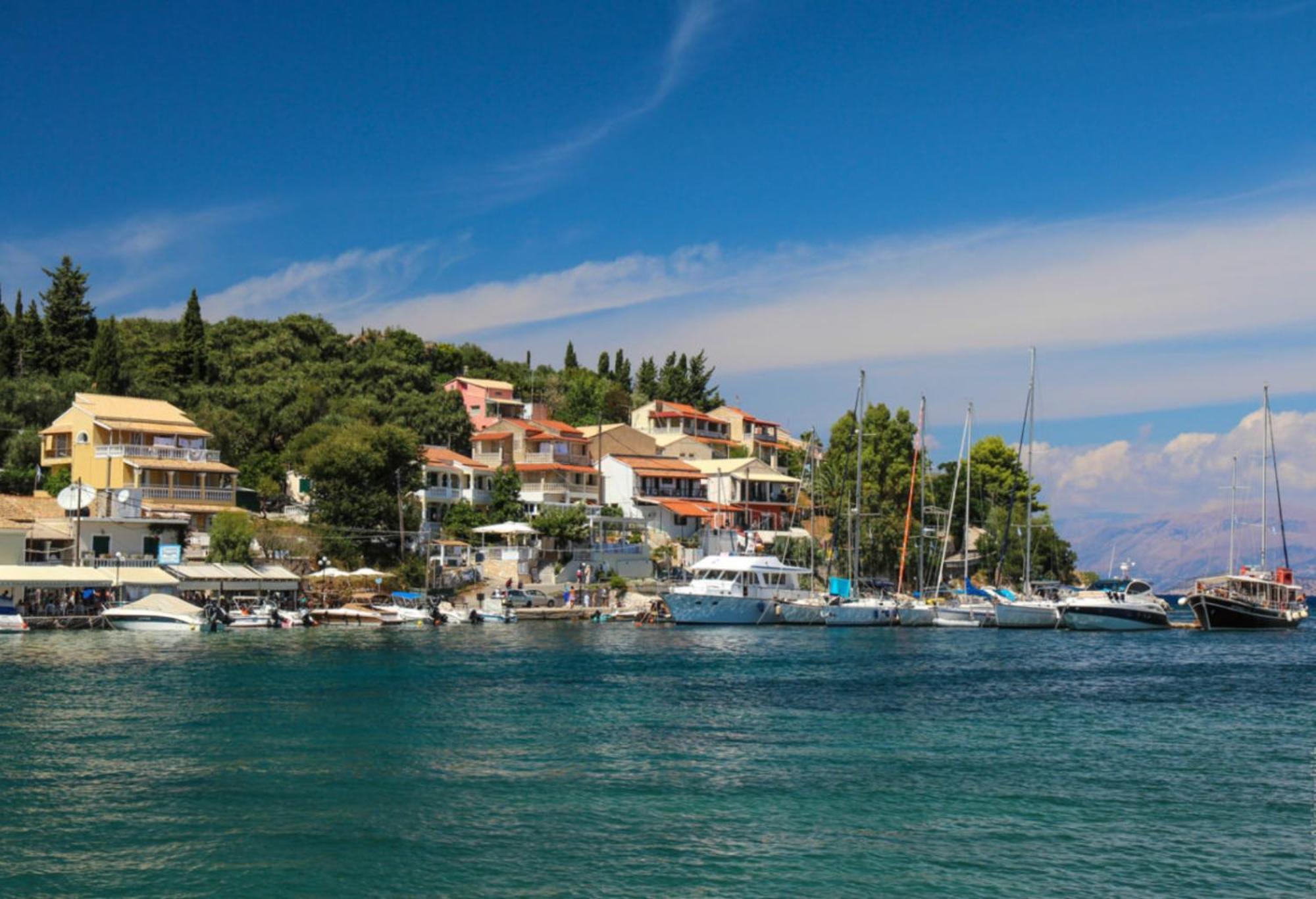 Kassiopi Piazza Suites Bagian luar foto
